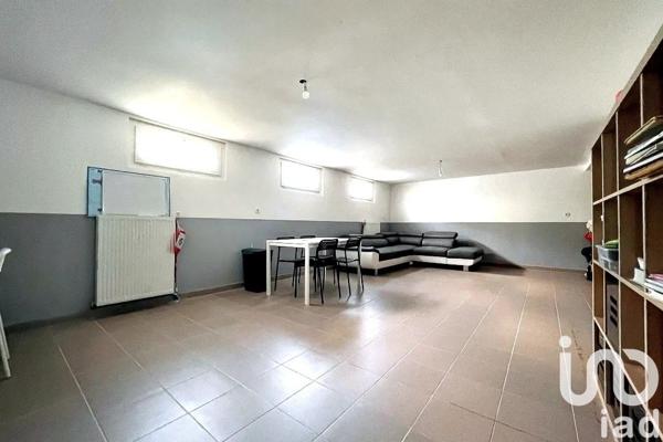 Maison 5 pièces de 145 m² à Sainte-Gemme-Moronval (28500)