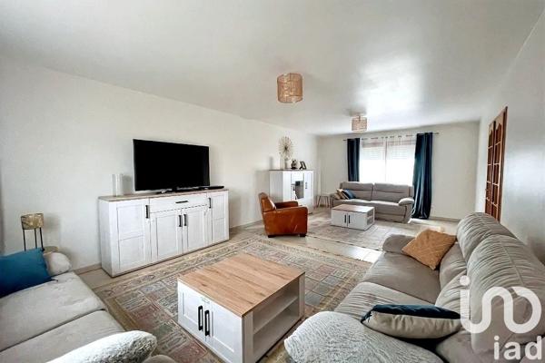 Maison 5 pièces de 145 m² à Sainte-Gemme-Moronval (28500)