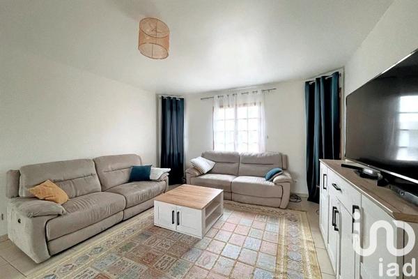 Maison 5 pièces de 145 m² à Sainte-Gemme-Moronval (28500)