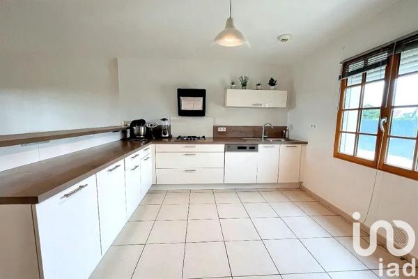 Maison 5 pièces de 145 m² à Sainte-Gemme-Moronval (28500)