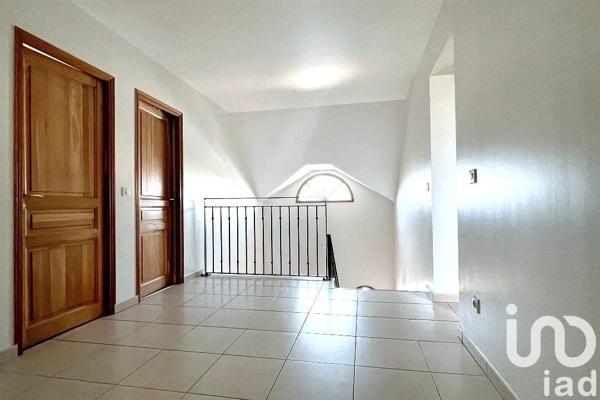 Maison 5 pièces de 145 m² à Sainte-Gemme-Moronval (28500)