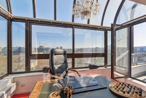 Dernier étage avec terrasses et vue dégagée