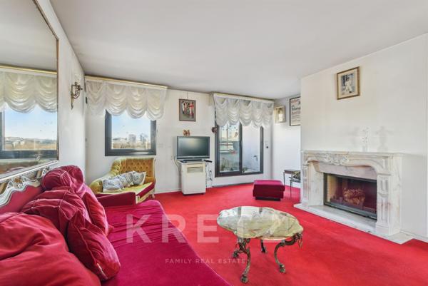 Dernier étage avec terrasses et vue dégagée