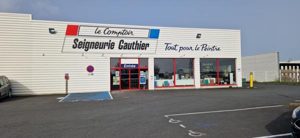 Local Commercial 710m² – Cholet