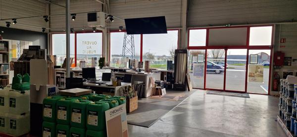 Local Commercial 710m² – Cholet