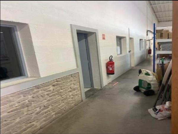 Local Commercial 710m² – Cholet