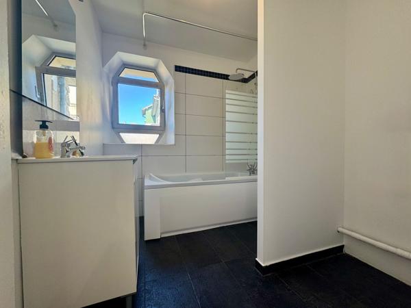 Appartement Haussmanien rénové - 110 m2 - 3 chambres - Centre ville de BELFORT