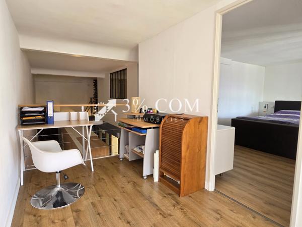 Loft
                                                                                                                                                                                                                                                                                                                        5 pièce(s)                                                                                                                                                                                                          3 chambre(s)                                                                                                                                                                                                          145  m²