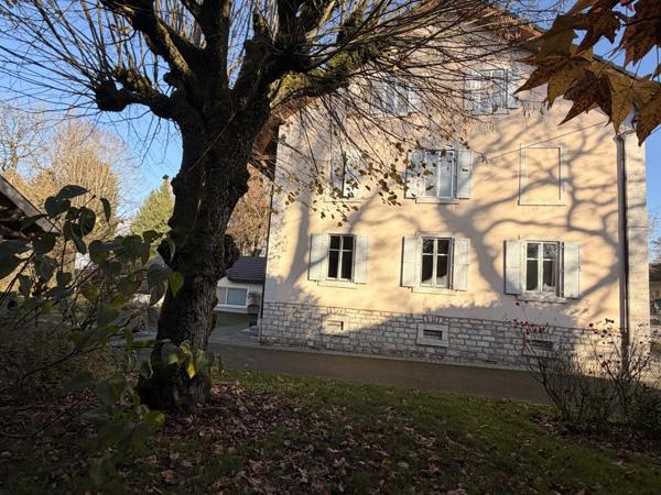 Bien d'exception ! Maison de Maître de 375 m2 sur 90 ares de terrain - Montreux Château