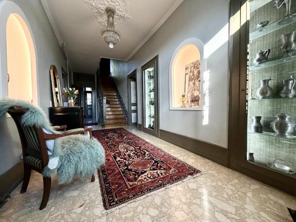 Bien d'exception ! Maison de Maître de 375 m2 sur 90 ares de terrain - Montreux Château