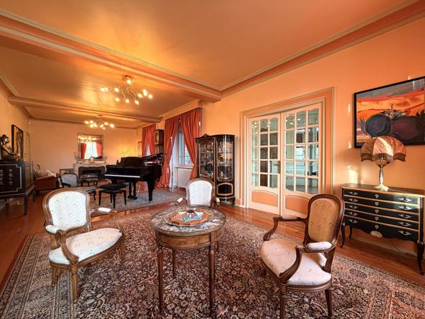 Bien d'exception ! Maison de Maître de 375 m2 sur 90 ares de terrain - Montreux Château