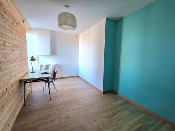 Maison  9 pièce(s)  7 chambre(s)  280.7 m²