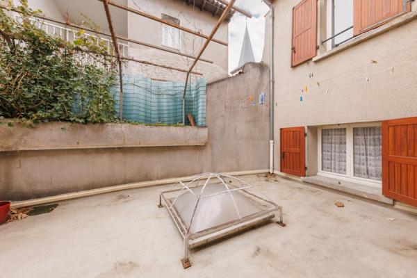 Immeuble à vendre 257.18m²