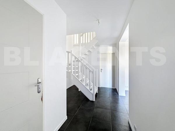 Maison 4 chambres avec jardin et garage 