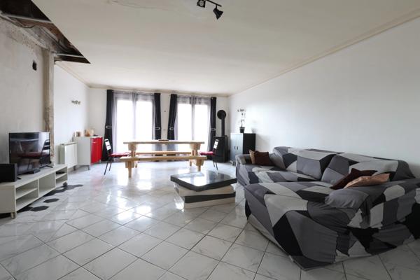 Maison à vendre 3 pièces JANVILLIERS (51) Plain pied, et grand grenier aménageable, garage, jardin et cour.