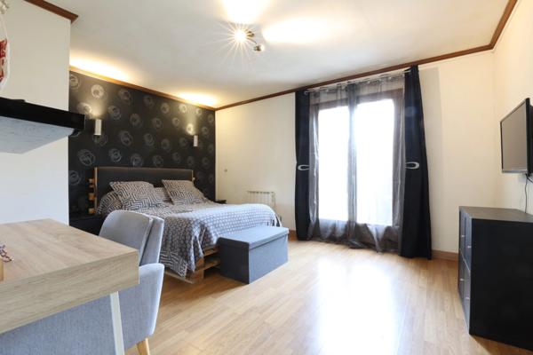 Maison à vendre 3 pièces JANVILLIERS (51) Plain pied, et grand grenier aménageable, garage, jardin et cour.