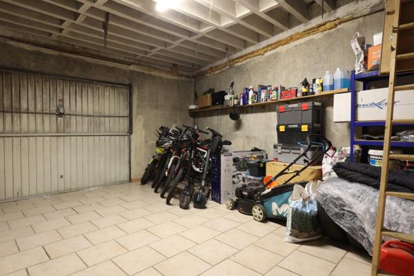 Maison à vendre 3 pièces JANVILLIERS (51) Plain pied, et grand grenier aménageable, garage, jardin et cour.