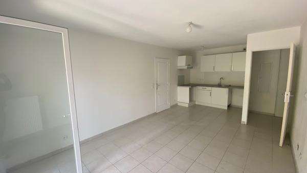 Mandelieu - 2 pièces 47m2 - Rez de Jardin 28m2 - Stationnement privatif en sous-sol