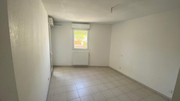 Mandelieu - 2 pièces 47m2 - Rez de Jardin 28m2 - Stationnement privatif en sous-sol