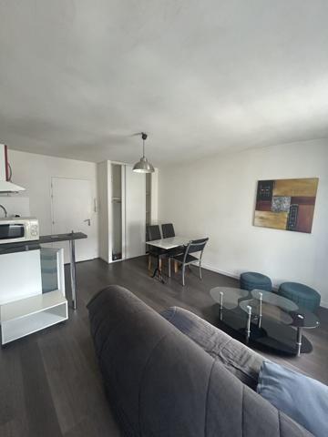 APPARTEMENT T2 MEUBLE - SAINTES RIVE DROITE