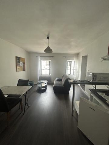 APPARTEMENT T2 MEUBLE - SAINTES RIVE DROITE