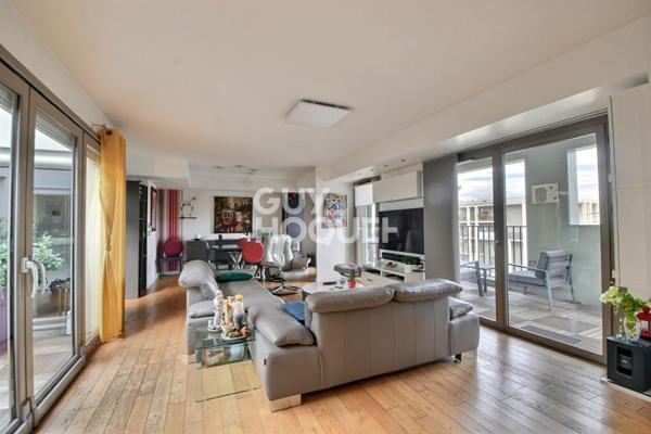 À VENDRE, DERNIER ETAGE, Appartement lumineux de 104 m² avec double balcon et vue dégagée, Dernier étage, Lyon 8ème (69008)