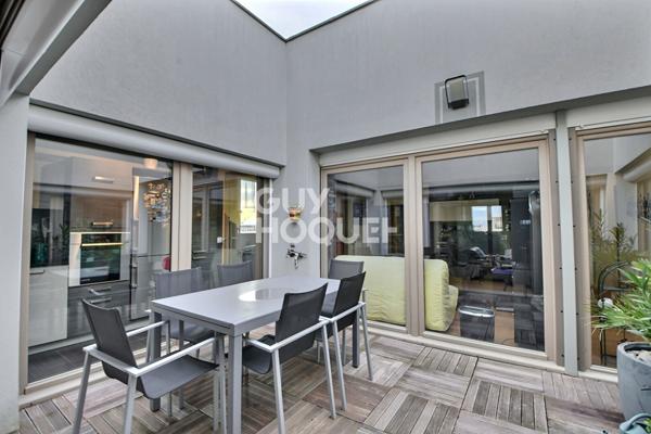 À VENDRE, DERNIER ETAGE, Appartement lumineux de 104 m² avec double balcon et vue dégagée, Dernier étage, Lyon 8ème (69008)