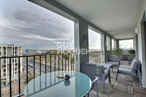 À VENDRE, DERNIER ETAGE, Appartement lumineux de 104 m² avec double balcon et vue dégagée, Dernier étage, Lyon 8ème (69008)