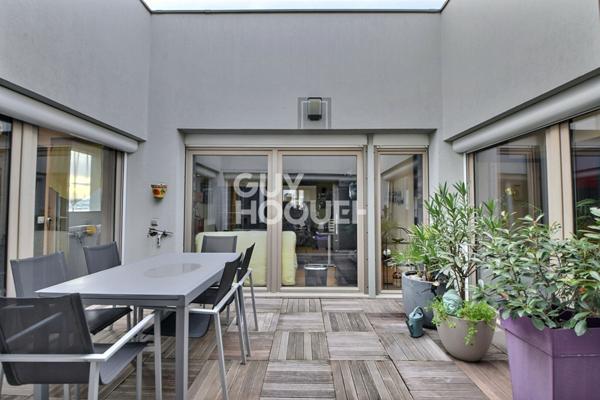 À VENDRE, DERNIER ETAGE, Appartement lumineux de 104 m² avec double balcon et vue dégagée, Dernier étage, Lyon 8ème (69008)