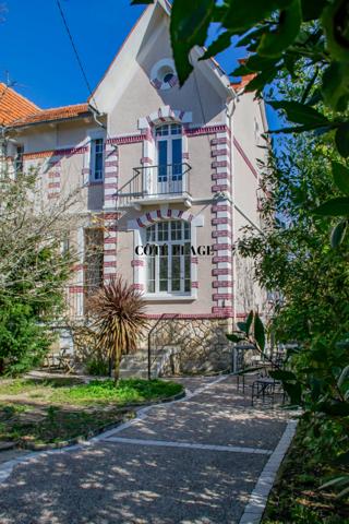 Royan (17200) ROYAN PONTAILLAC VILLA 1930 AU PRIX DE 883 500 € HAI