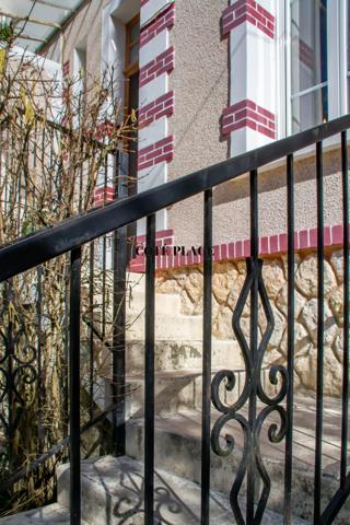 Royan (17200) ROYAN PONTAILLAC VILLA 1930 AU PRIX DE 883 500 € HAI