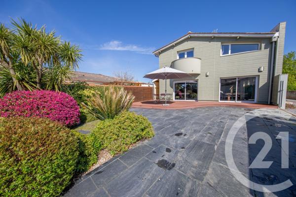 Maison à vendre  7 pièces - 164 m 2   LE HAILLAN  - 33