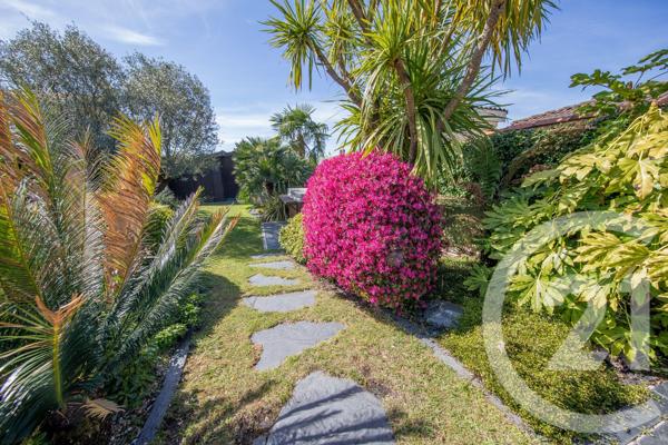 Maison à vendre  7 pièces - 164 m 2   LE HAILLAN  - 33