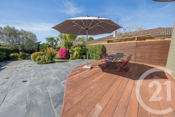 Maison à vendre  7 pièces - 164 m 2   LE HAILLAN  - 33