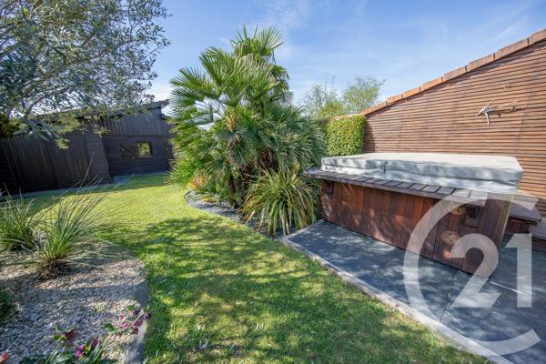 Maison à vendre  7 pièces - 164 m 2   LE HAILLAN  - 33