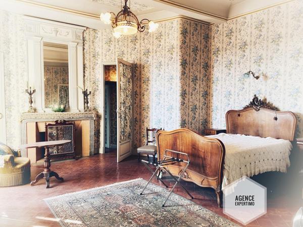 Courthézon (84350) Hôtel particulier de prestige offrant 568 m² de surface totale à Courthézon