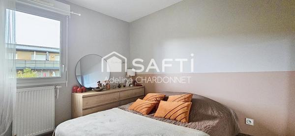 Appartement récent avec parking privé