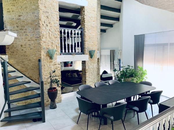 Maison de 240 m²