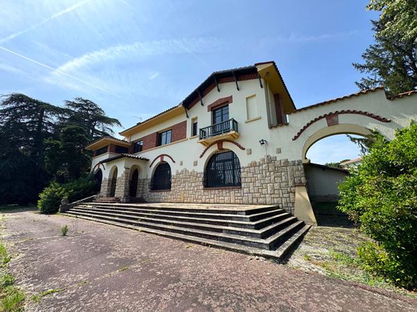 Maison de Maître 8 pièces 325m² avec Piscine / Terrain de tennis / Parc de 25 000m² / L'UNION
