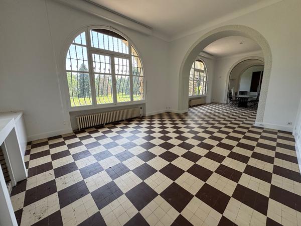 Maison de Maître 8 pièces 325m² avec Piscine / Terrain de tennis / Parc de 25 000m² / L'UNION