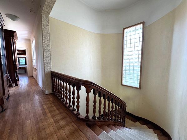 Maison de Maître 8 pièces 325m² avec Piscine / Terrain de tennis / Parc de 25 000m² / L'UNION