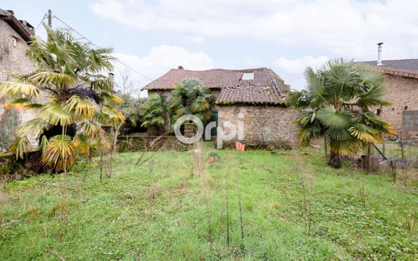 Maison à vendre    2 pièces • 60 m2 Cognac-la-Forêt