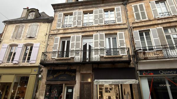 Avallon (89200) Appartement avec balcon F3 situé dans le centre ville d' AVALLON.