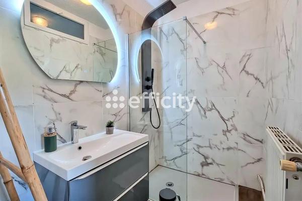 Immeuble 11 pièces - 347 m²