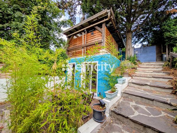 Maison
         6 pièces
        - 130 m² Bien prestige 440 000 € *