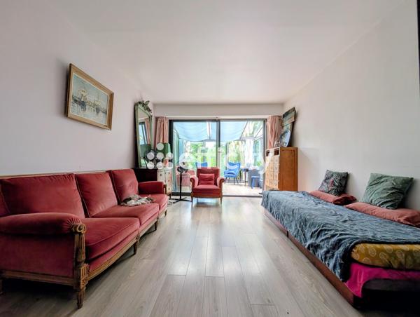 Maison
         6 pièces
        - 130 m² Bien prestige 440 000 € *