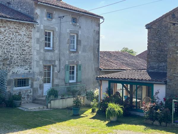 Ancien corps de ferme à vendre SAINT-PARDOUX-LE-LAC (87)