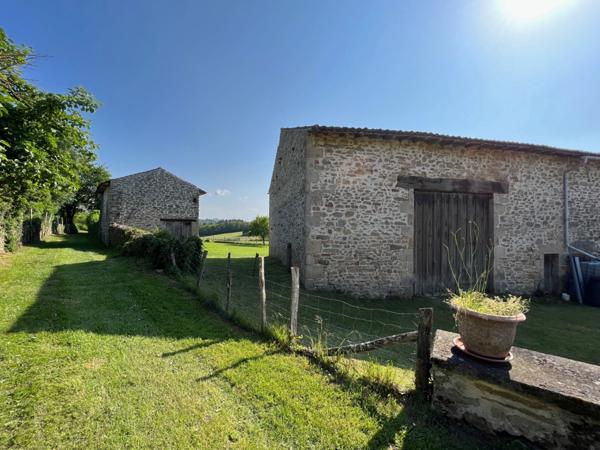 Ancien corps de ferme à vendre SAINT-PARDOUX-LE-LAC (87)