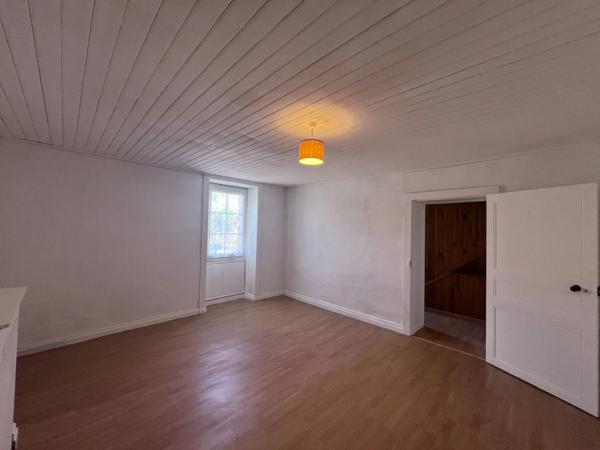 Ancien corps de ferme à vendre SAINT-PARDOUX-LE-LAC (87)