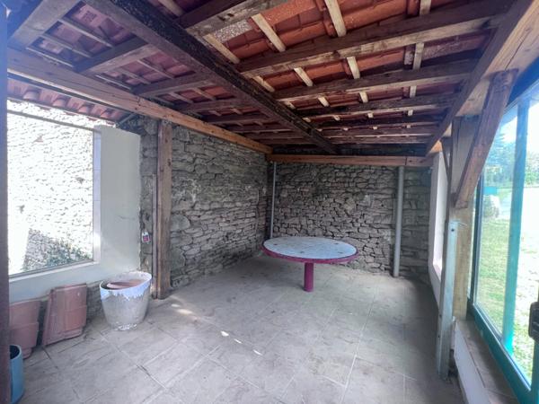 Ancien corps de ferme à vendre SAINT-PARDOUX-LE-LAC (87)